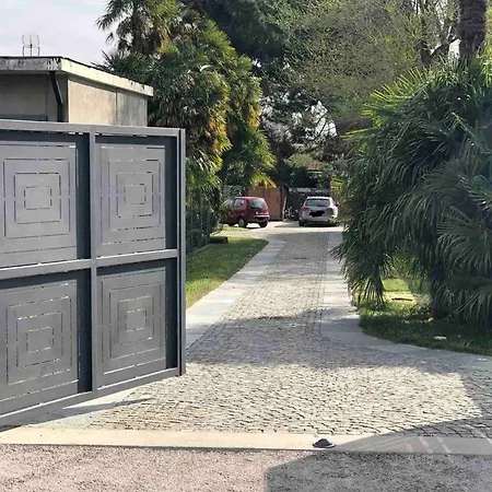 Casa Di Miele بينيرولو